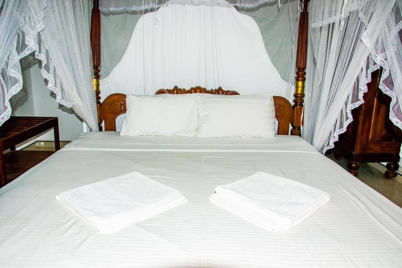 No Name Rest Hotel Unawatuna Bagian luar foto