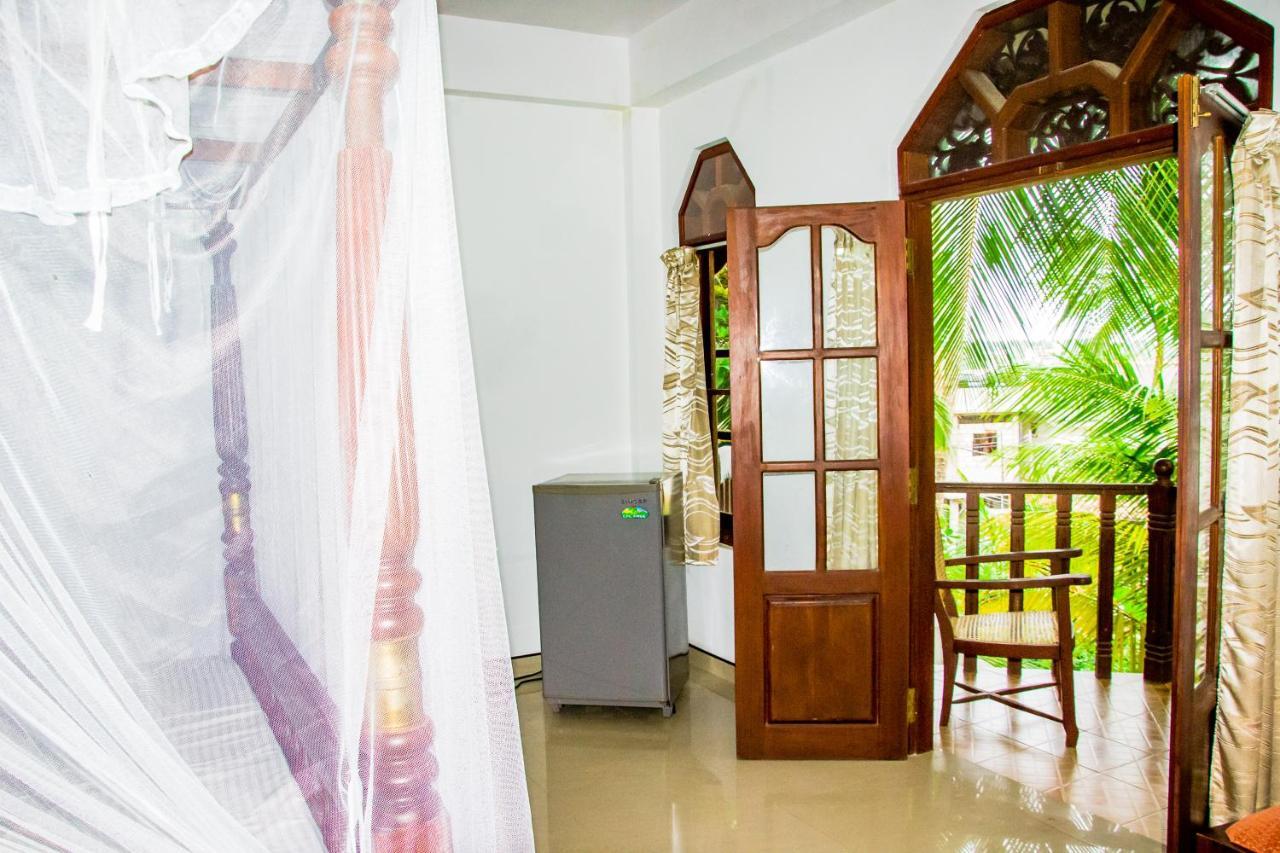 No Name Rest Hotel Unawatuna Bagian luar foto