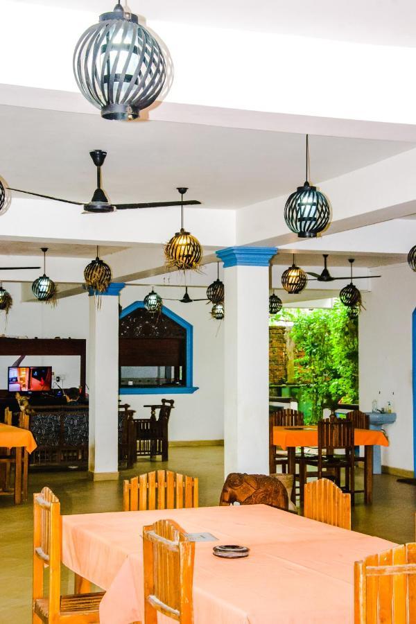 No Name Rest Hotel Unawatuna Bagian luar foto