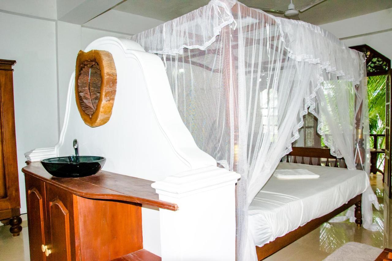 No Name Rest Hotel Unawatuna Bagian luar foto