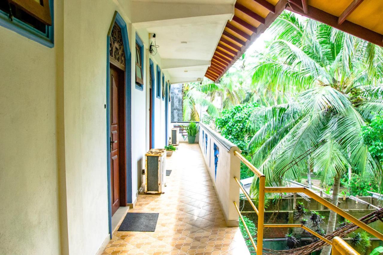 No Name Rest Hotel Unawatuna Bagian luar foto