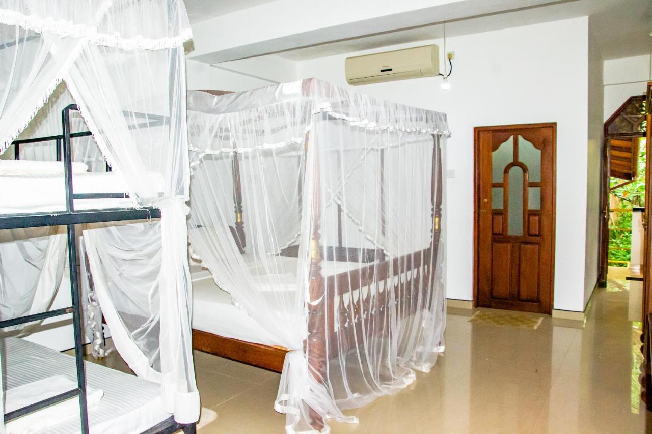 No Name Rest Hotel Unawatuna Bagian luar foto