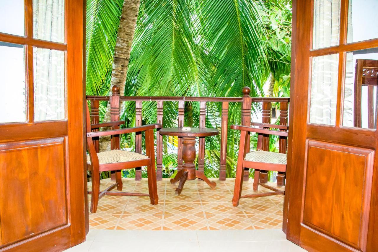 No Name Rest Hotel Unawatuna Bagian luar foto