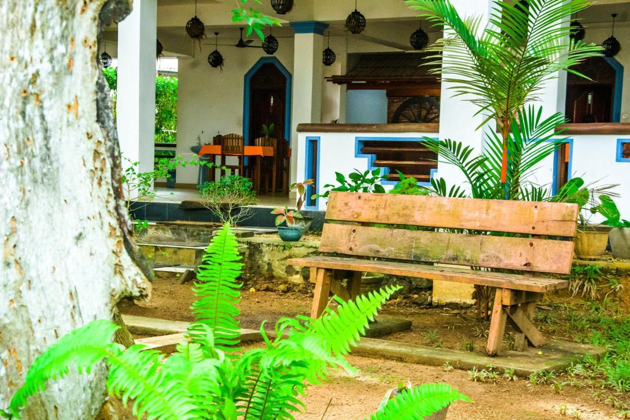 No Name Rest Hotel Unawatuna Bagian luar foto