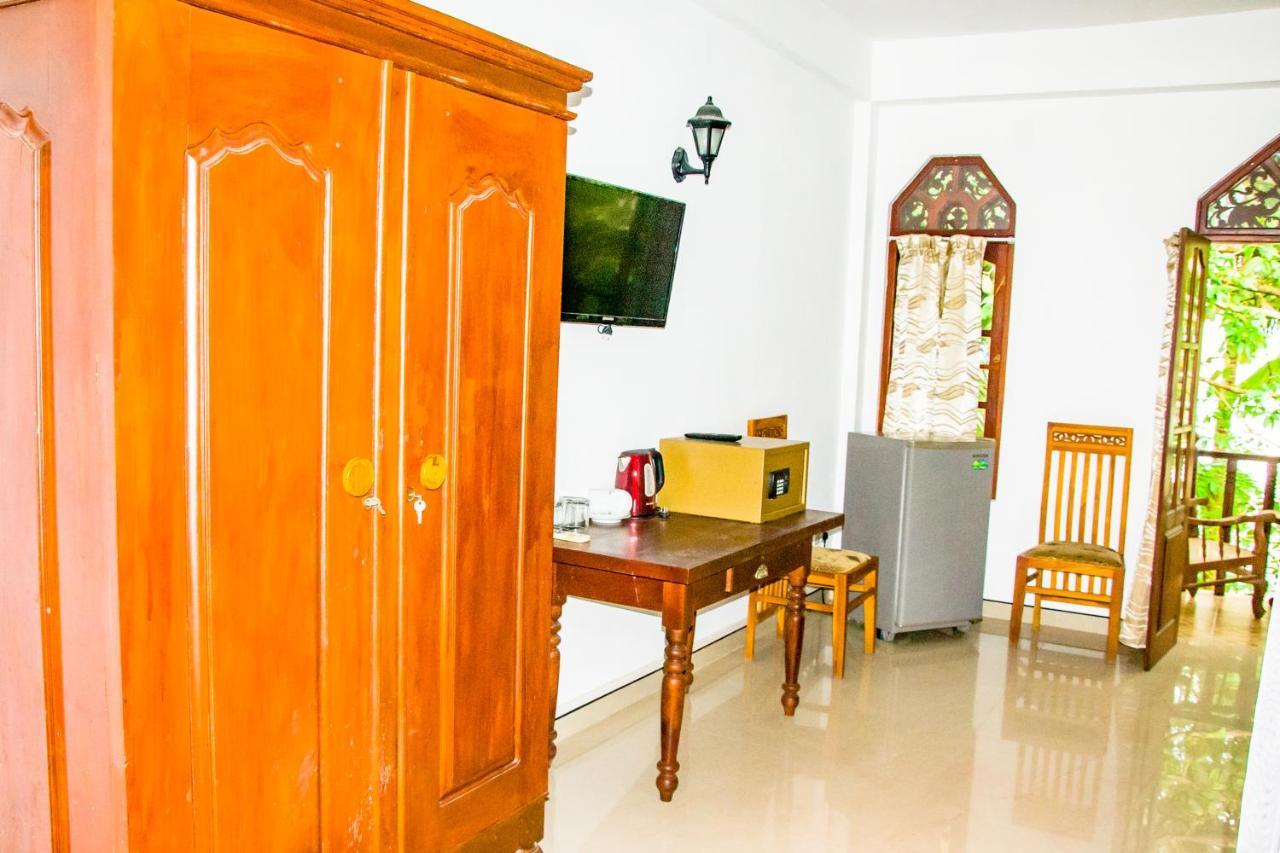 No Name Rest Hotel Unawatuna Bagian luar foto