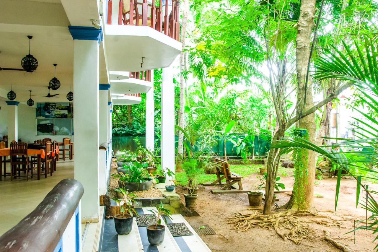 No Name Rest Hotel Unawatuna Bagian luar foto