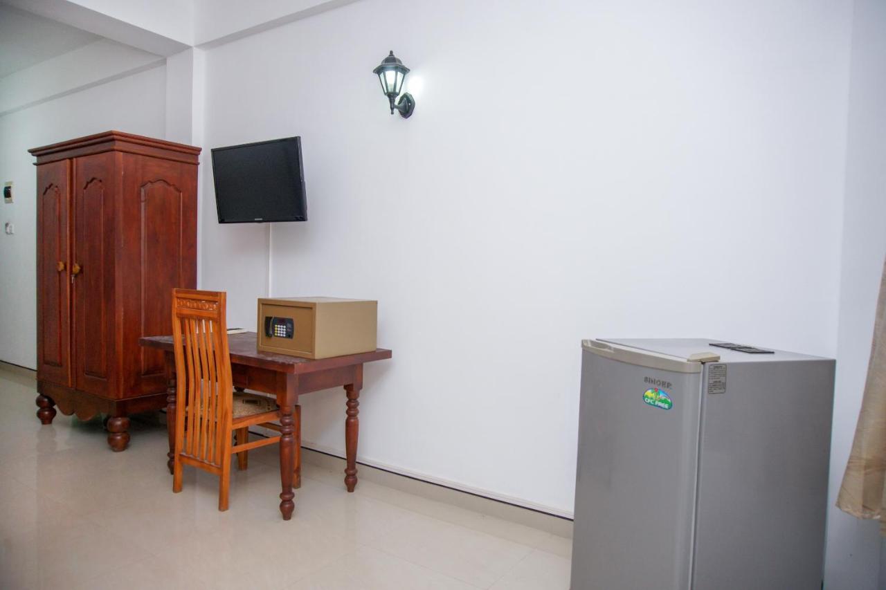 No Name Rest Hotel Unawatuna Bagian luar foto
