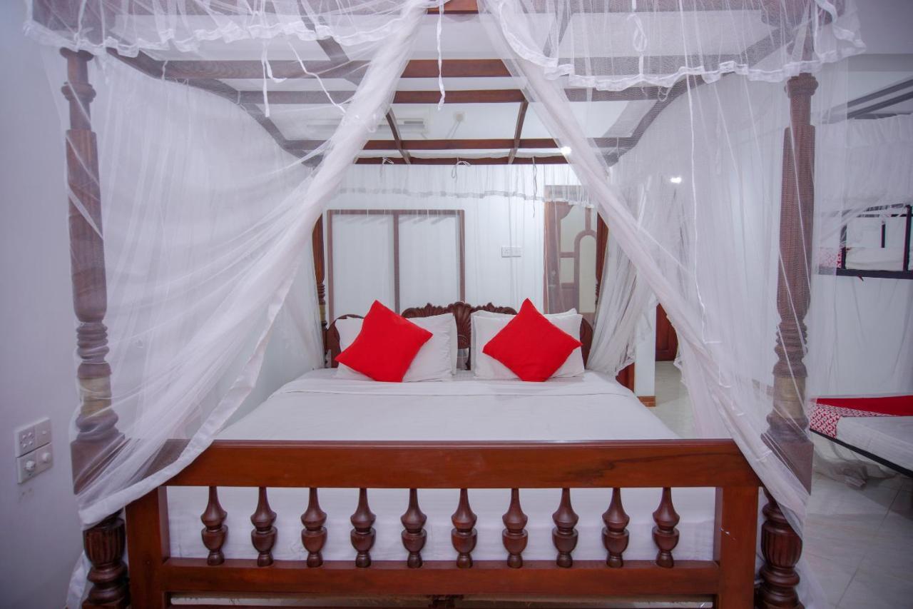 No Name Rest Hotel Unawatuna Bagian luar foto