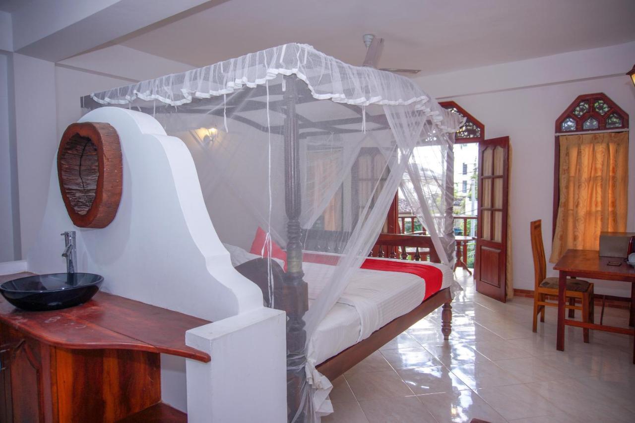 No Name Rest Hotel Unawatuna Bagian luar foto