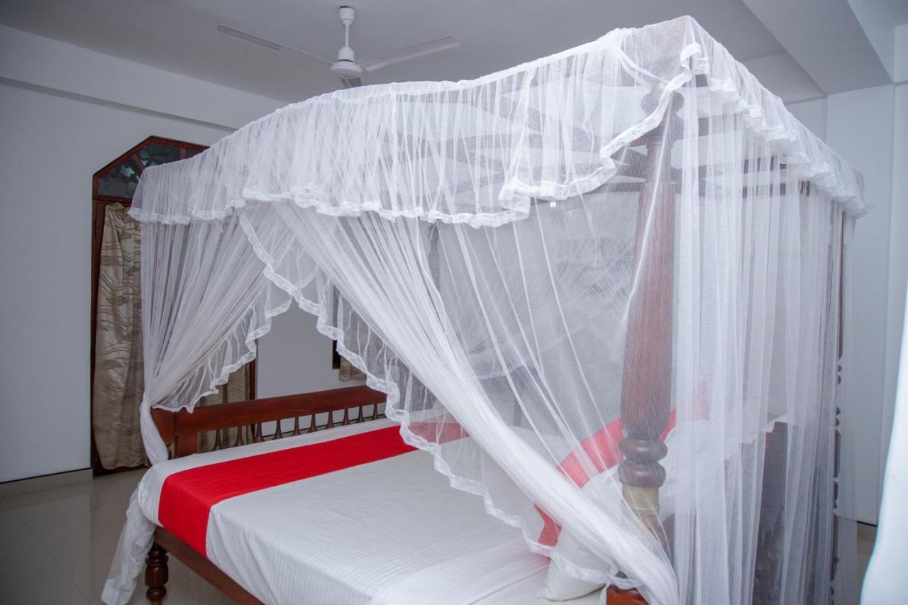 No Name Rest Hotel Unawatuna Bagian luar foto