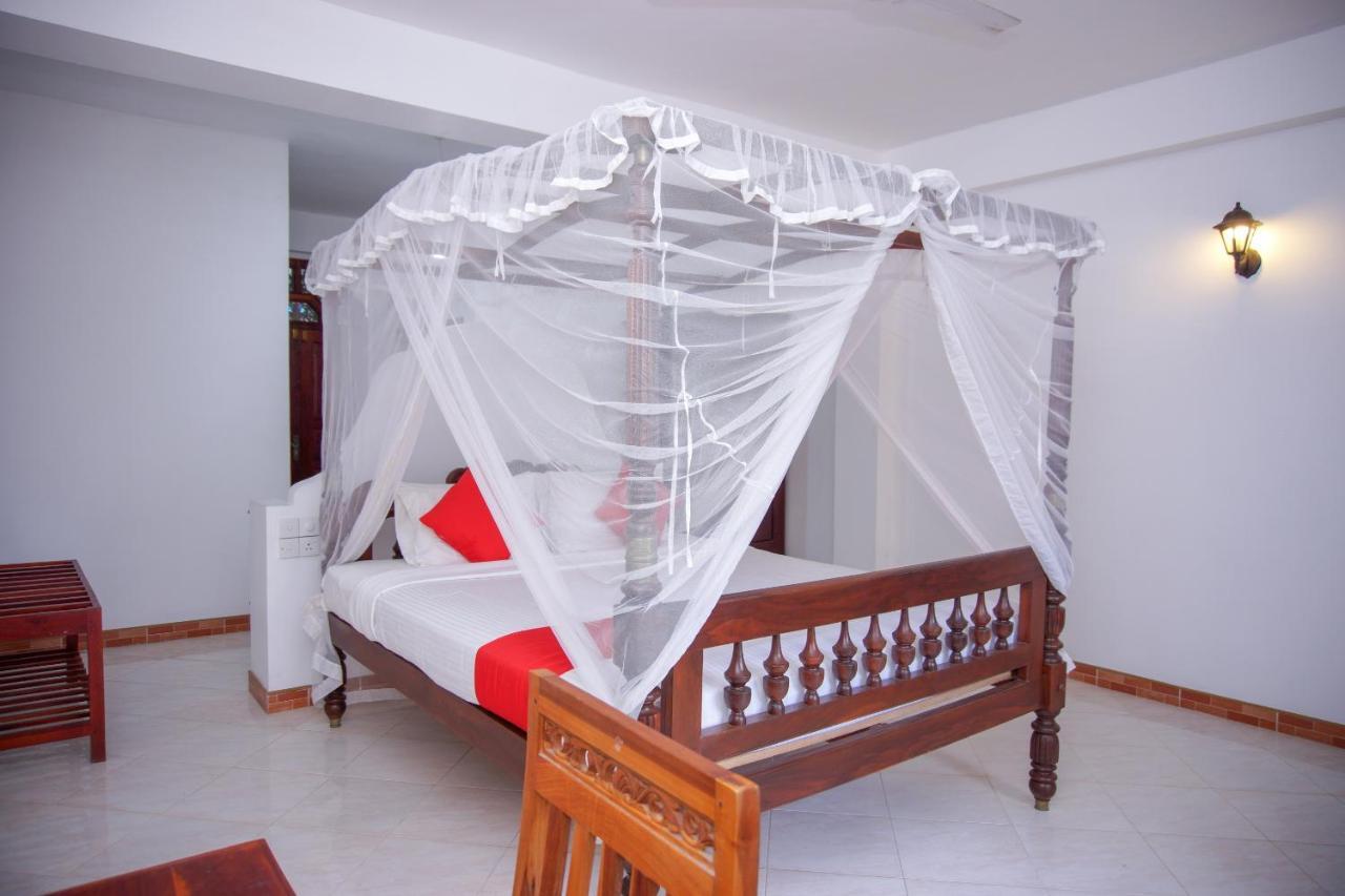No Name Rest Hotel Unawatuna Bagian luar foto
