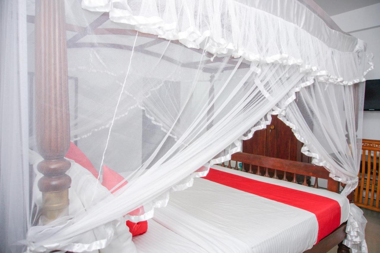No Name Rest Hotel Unawatuna Bagian luar foto
