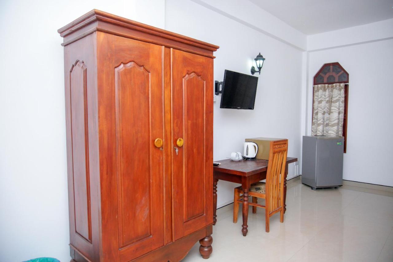 No Name Rest Hotel Unawatuna Bagian luar foto