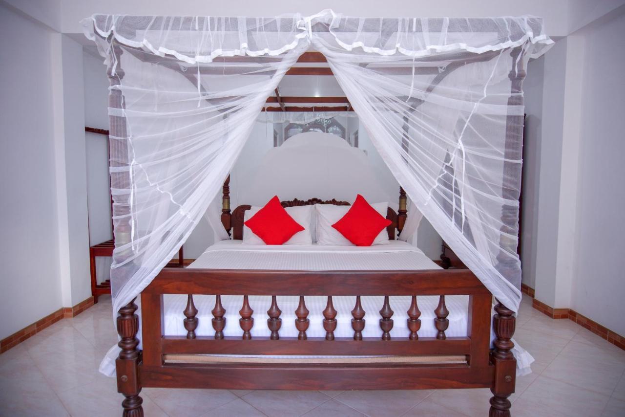 No Name Rest Hotel Unawatuna Bagian luar foto